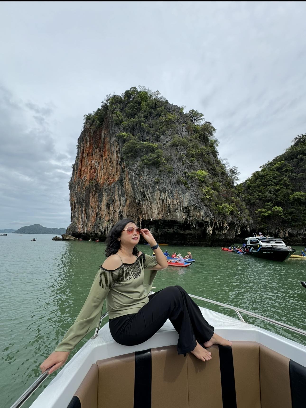 မမေနန်းထွန်းမိသားစု