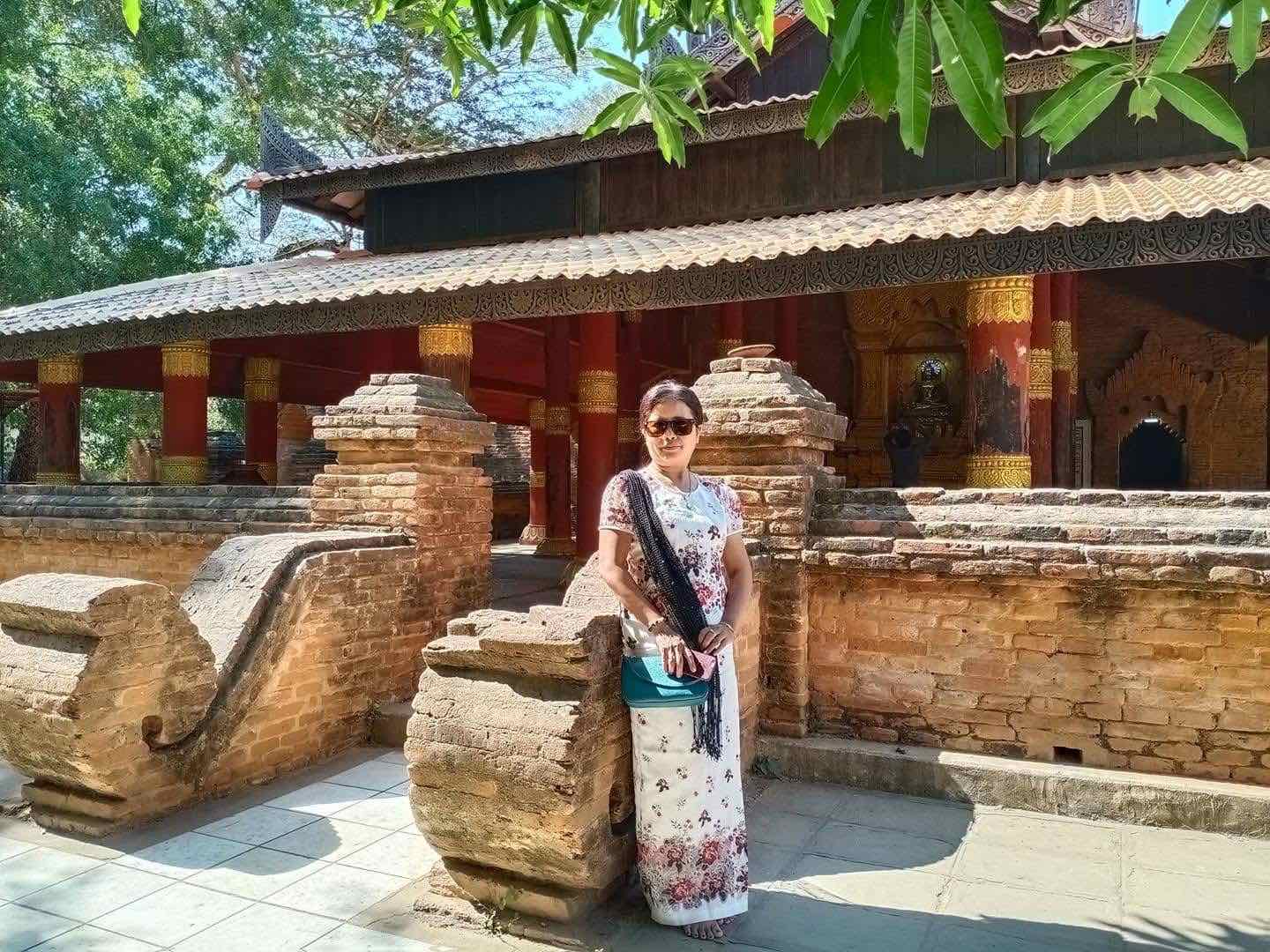 ဒေါ်ဥမ္မာထွန်းမိသားစု